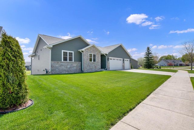 717 Drumlin COVE, Kewaskum, WI 53040