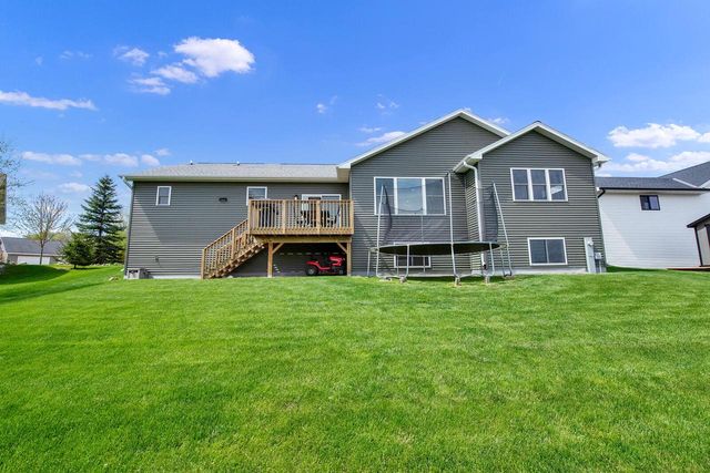 717 Drumlin COVE, Kewaskum, WI 53040