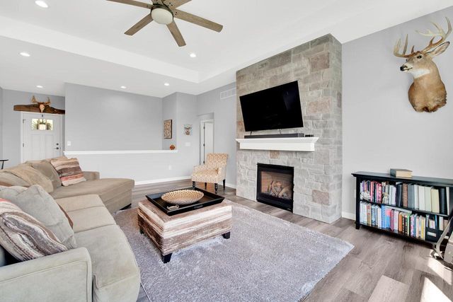 717 Drumlin COVE, Kewaskum, WI 53040
