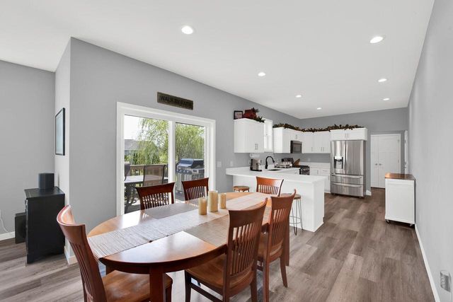 717 Drumlin COVE, Kewaskum, WI 53040