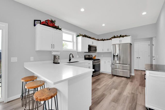 717 Drumlin COVE, Kewaskum, WI 53040