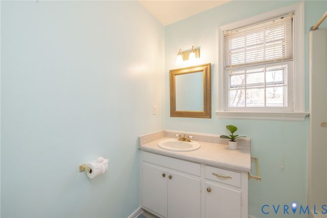 10656 Honey Tree Rd, North Chesterfield, VA 23235