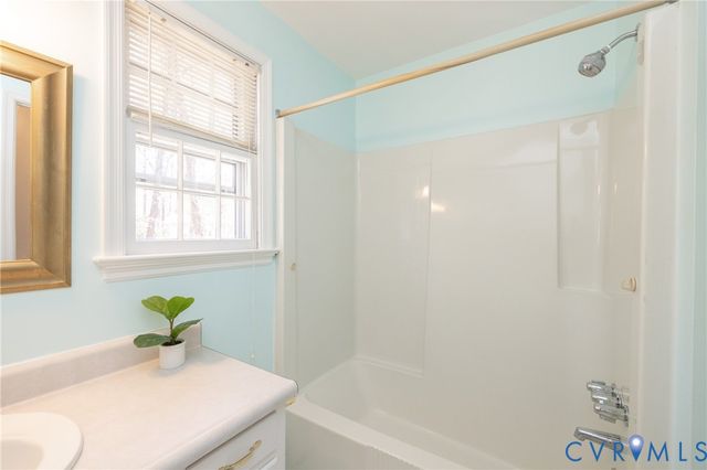 10656 Honey Tree Rd, North Chesterfield, VA 23235