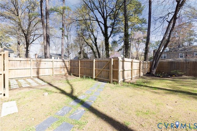 10656 Honey Tree Rd, North Chesterfield, VA 23235