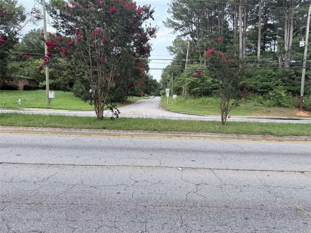 879 S Hairston Road S, Stone Mountain, GA 30088