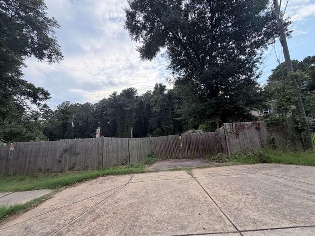 879 S Hairston Road S, Stone Mountain, GA 30088