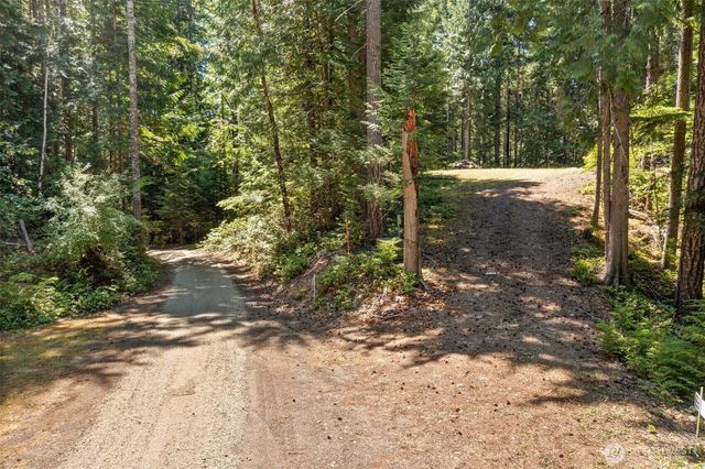 5154 N Lake Cushman Road, Hoodsport, WA 98548