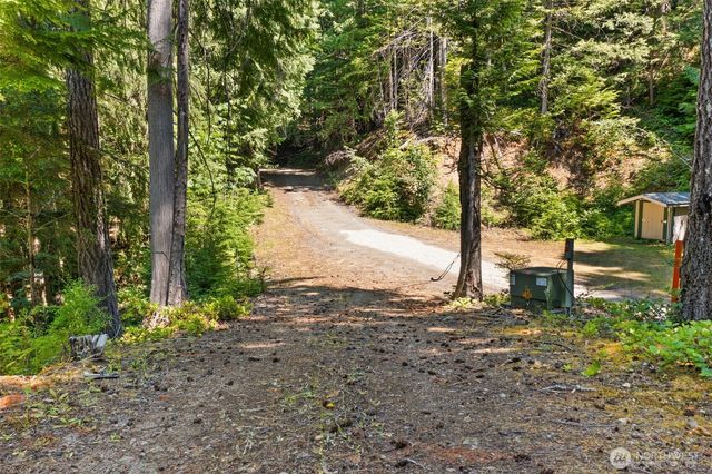 5154 N Lake Cushman Road, Hoodsport, WA 98548