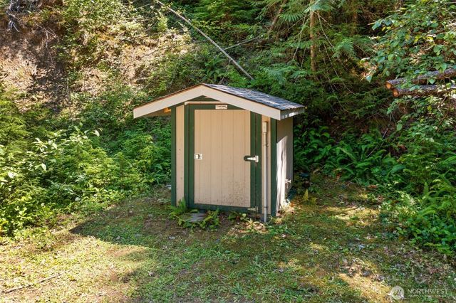 5154 N Lake Cushman Road, Hoodsport, WA 98548