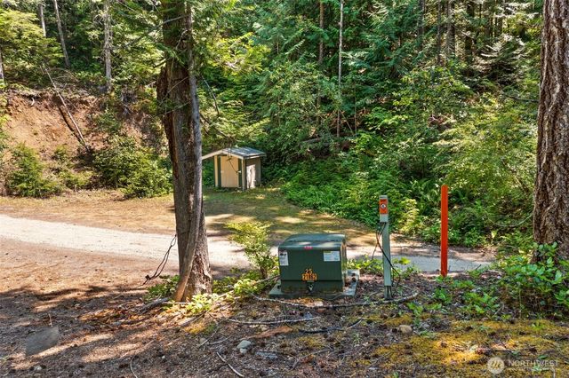 5154 N Lake Cushman Road, Hoodsport, WA 98548