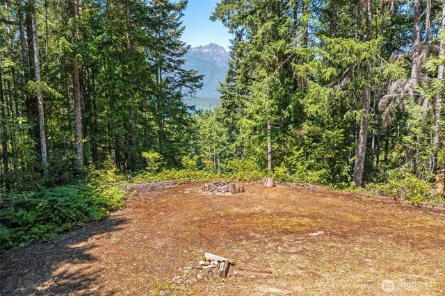 5154 N Lake Cushman Road, Hoodsport, WA 98548