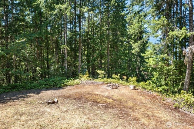 5154 N Lake Cushman Road, Hoodsport, WA 98548