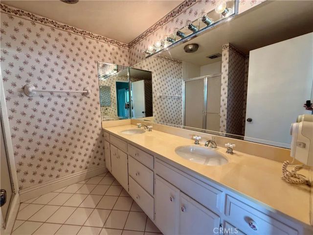 415 2nd St, Hermosa Beach, CA 90254