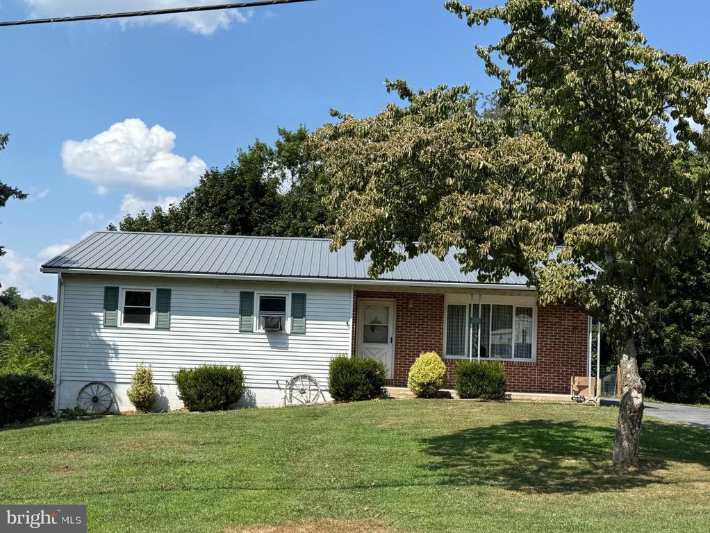 765 LIONS PARK DR, Mcconnellsburg, PA 17233
