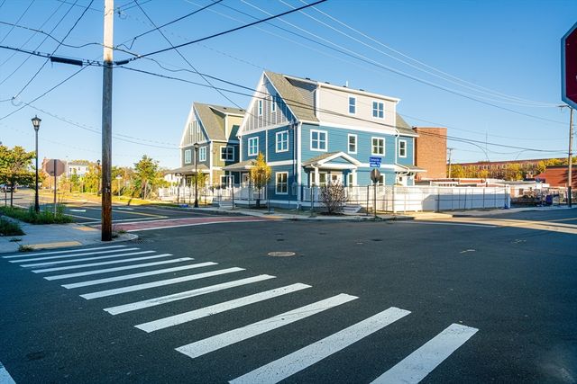 207 Clemente St., Holyoke, MA 01040