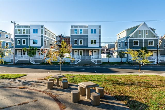 207 Clemente St., Holyoke, MA 01040