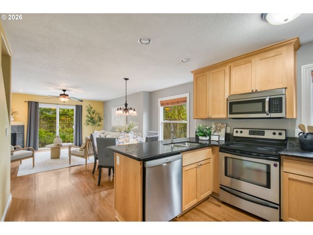 6842 N SEDRO St, Portland, OR 97203