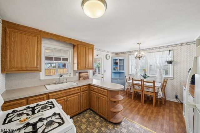 55 Sunnyside Rd, West Orange Twp., NJ 07052