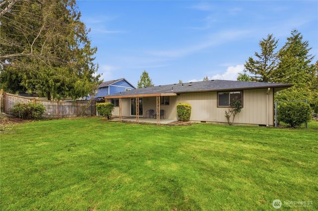 4713 N Island Drive, Bonney Lake, WA 98391