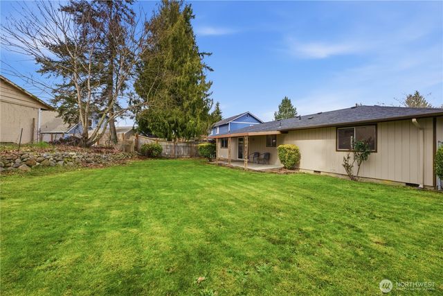 4713 N Island Drive, Bonney Lake, WA 98391