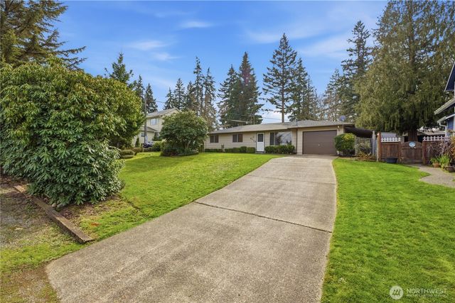 4713 N Island Drive, Bonney Lake, WA 98391