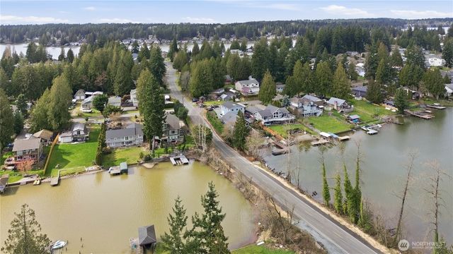 4713 N Island Drive, Bonney Lake, WA 98391