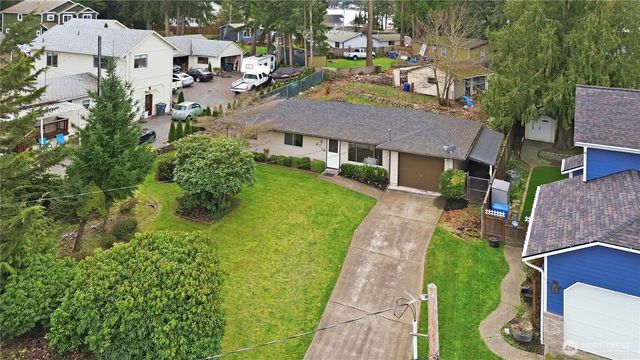 4713 N Island Drive, Bonney Lake, WA 98391