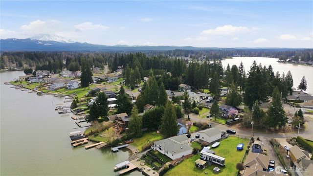 4713 N Island Drive, Bonney Lake, WA 98391