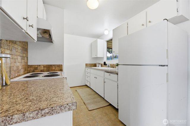 4713 N Island Drive, Bonney Lake, WA 98391