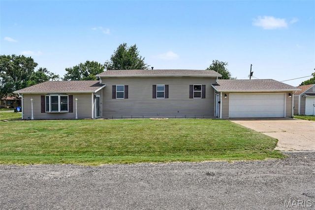 417 Young Avenue, Dupo, IL 62239