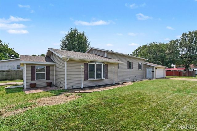 417 Young Avenue, Dupo, IL 62239