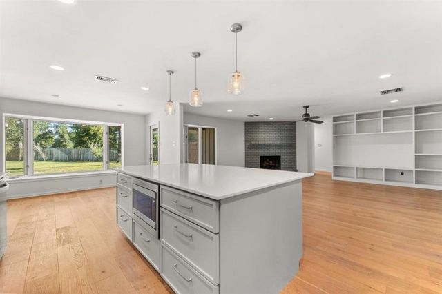 512 Orchard Drive, Lake Charles, LA 70605