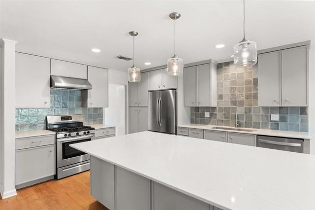 512 Orchard Drive, Lake Charles, LA 70605