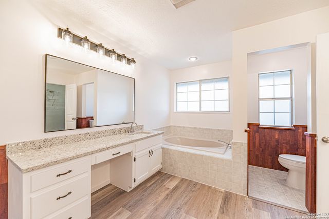 380 Bear Ridge, La Vernia, TX 78121