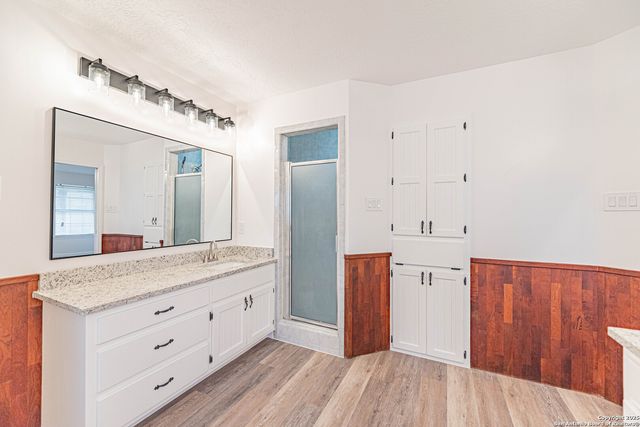 380 Bear Ridge, La Vernia, TX 78121