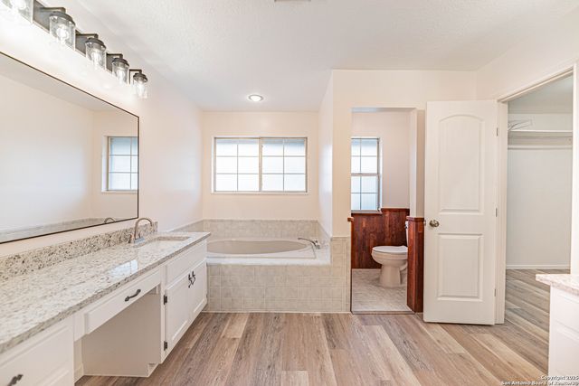 380 Bear Ridge, La Vernia, TX 78121