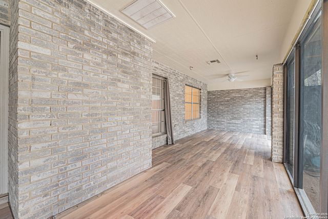 380 Bear Ridge, La Vernia, TX 78121