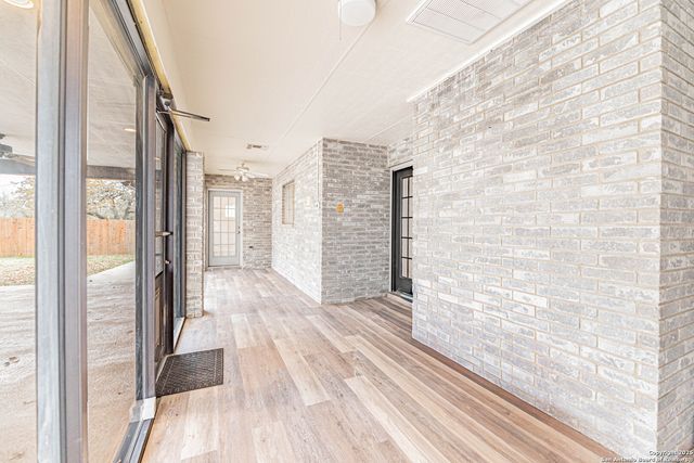 380 Bear Ridge, La Vernia, TX 78121