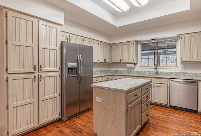 380 Bear Ridge, La Vernia, TX 78121