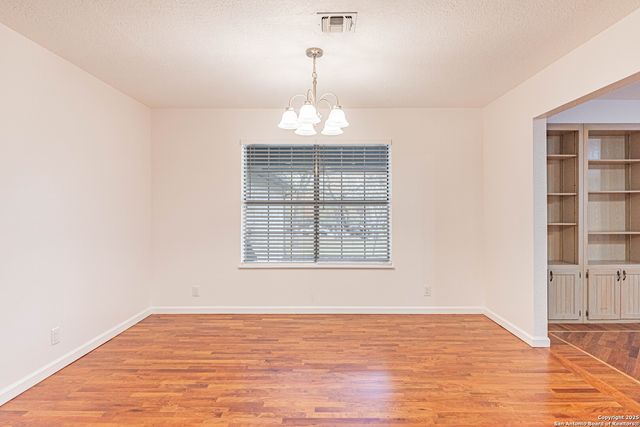 380 Bear Ridge, La Vernia, TX 78121