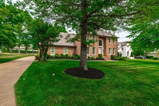 208 Pecan Ct, Gallatin, TN 37066
