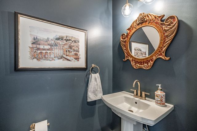 208 Pecan Ct, Gallatin, TN 37066