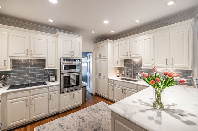 208 Pecan Ct, Gallatin, TN 37066