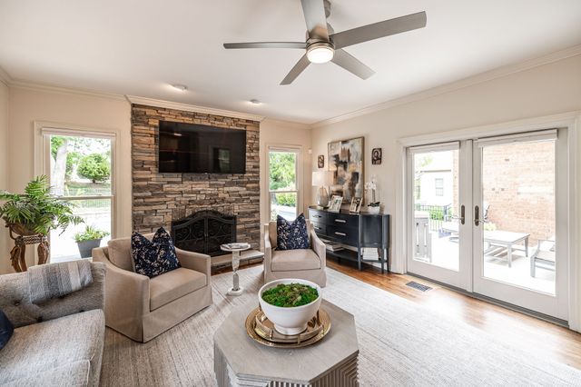 208 Pecan Ct, Gallatin, TN 37066