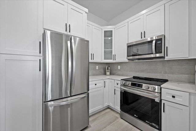 4986 Bonsai Circle Apt 214, Palm Beach Gardens, FL 33418