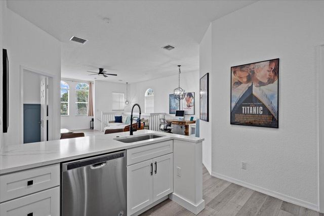 4986 Bonsai Circle Apt 214, Palm Beach Gardens, FL 33418