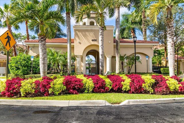 4986 Bonsai Circle Apt 214, Palm Beach Gardens, FL 33418