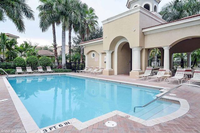 4986 Bonsai Circle Apt 214, Palm Beach Gardens, FL 33418