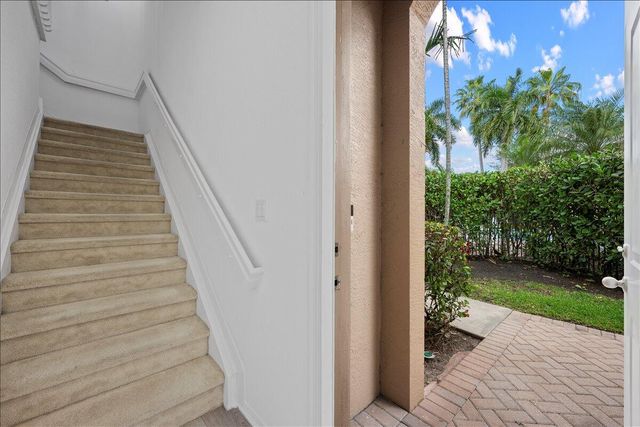 4986 Bonsai Circle Apt 214, Palm Beach Gardens, FL 33418