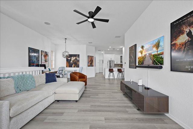 4986 Bonsai Circle Apt 214, Palm Beach Gardens, FL 33418